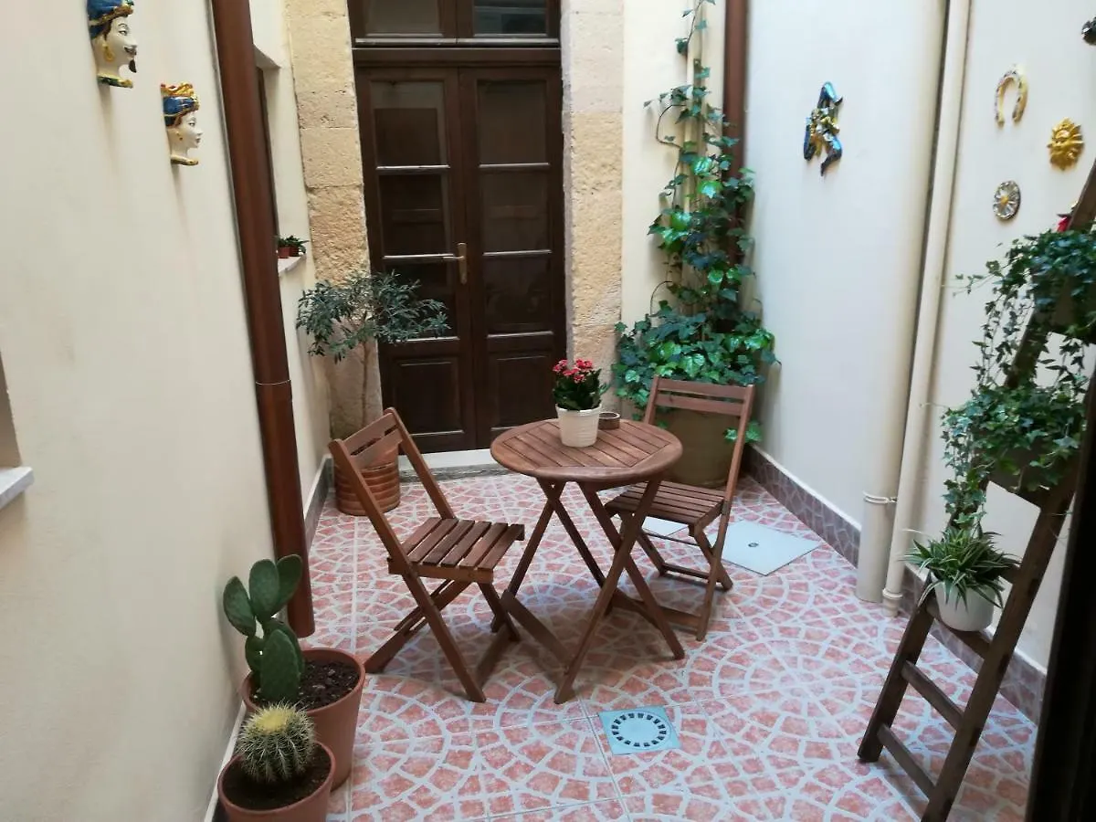Apartment Casa Bidduzza Holiday home Syracuse Italy